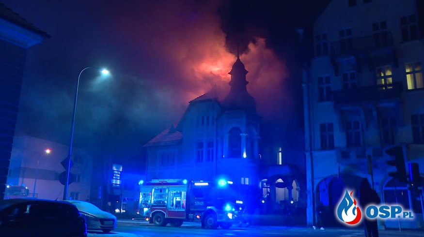 Pożar hotelu w Ostrowie Wielkopolskim. 2 osoby ranne, ponad 30 ewakuowano. OSP Ochotnicza Straż Pożarna