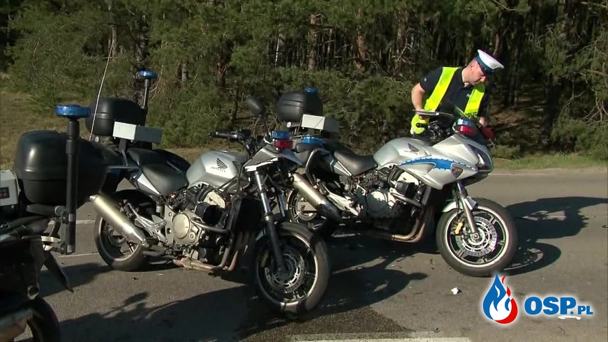 Cztery policyjne motocykle zderzyły się pod Legionowem. Ranny policjant. OSP Ochotnicza Straż Pożarna