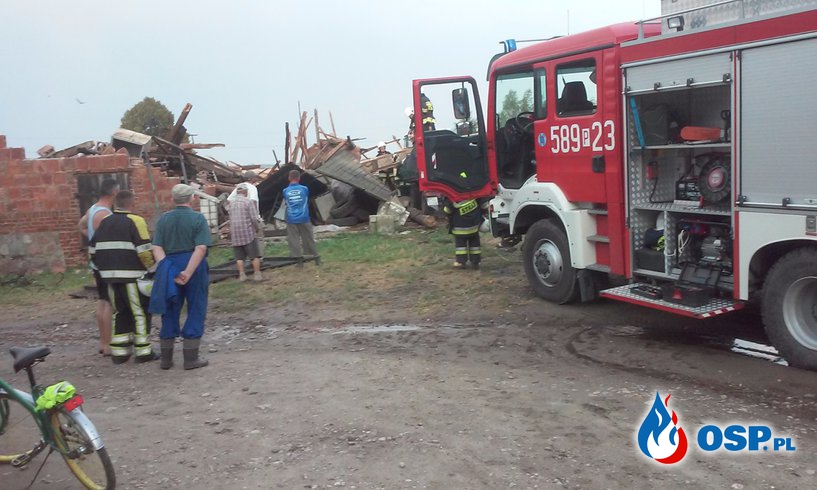Przewrócona stodoła w Siedluchnie OSP Ochotnicza Straż Pożarna