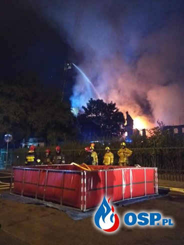 Nocny pożar w Poznaniu. Ewakuowano 50 osób!  OSP Ochotnicza Straż Pożarna