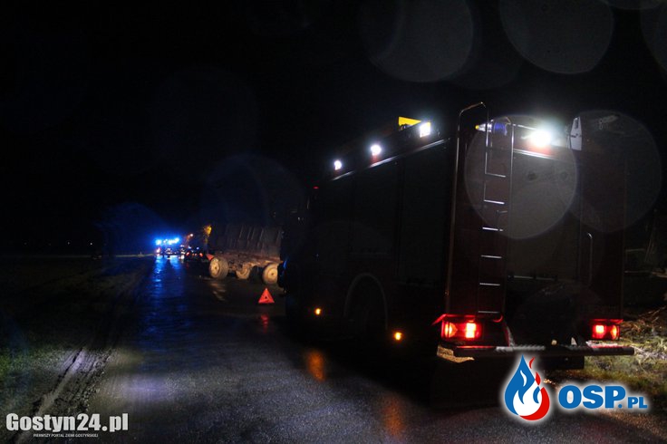 Zderzenie ciągnika i osobówki OSP Ochotnicza Straż Pożarna