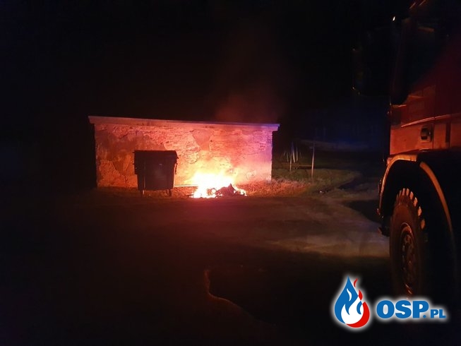 25/2020 Pożar kontenera na śmieci OSP Ochotnicza Straż Pożarna