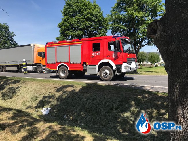 Kolizja samochodu ciężarowego z osobówką OSP Ochotnicza Straż Pożarna