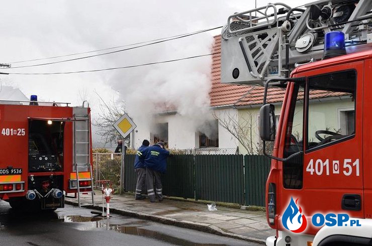 Tragiczny pożar w Brzegu. Nie żyje starsza kobieta. OSP Ochotnicza Straż Pożarna