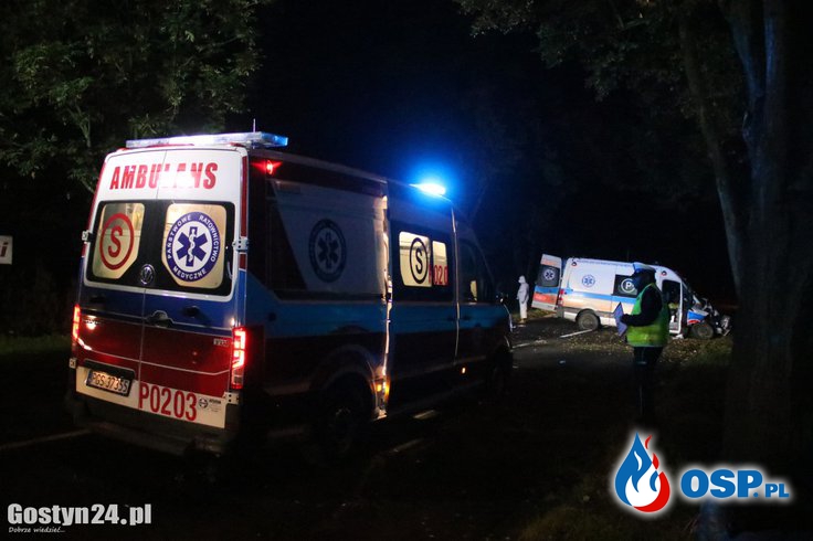 Wypadek karetki pogotowia w Gostyniu. Jadąca nią pacjentka została ranna. OSP Ochotnicza Straż Pożarna