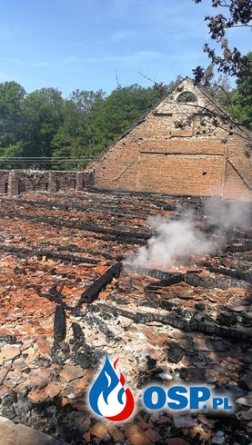 Spłonęła opuszczona stodoła. Prawdopodobnie doszło do podpalenia. OSP Ochotnicza Straż Pożarna