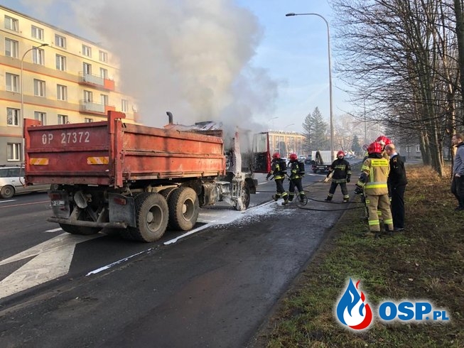 Ciężarówka zapaliła się podczas jazdy w Opolu OSP Ochotnicza Straż Pożarna