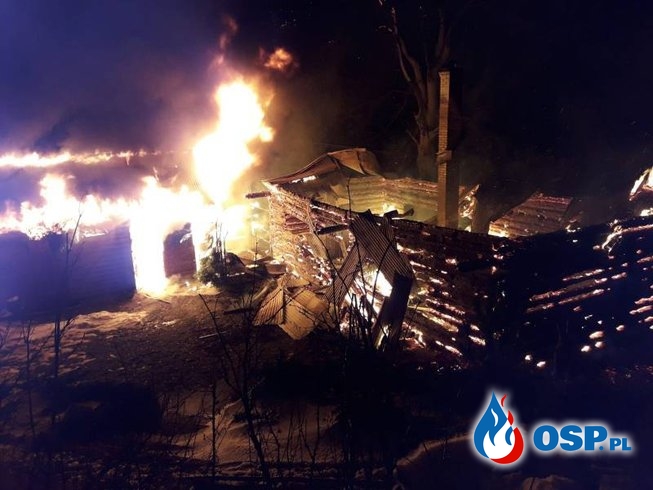 Pożar w Piwnicznej-Zdroju. Dom letniskowy doszczętnie spłonął. OSP Ochotnicza Straż Pożarna