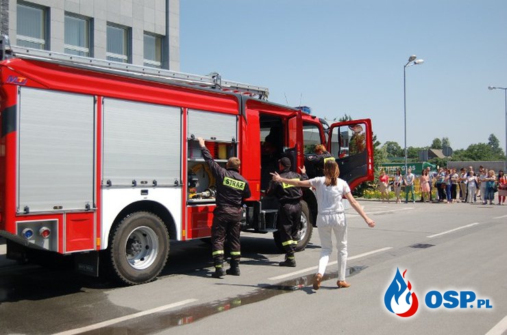 Ćwiczenia w Amice - ewakuacja budynku biurowego. OSP Ochotnicza Straż Pożarna