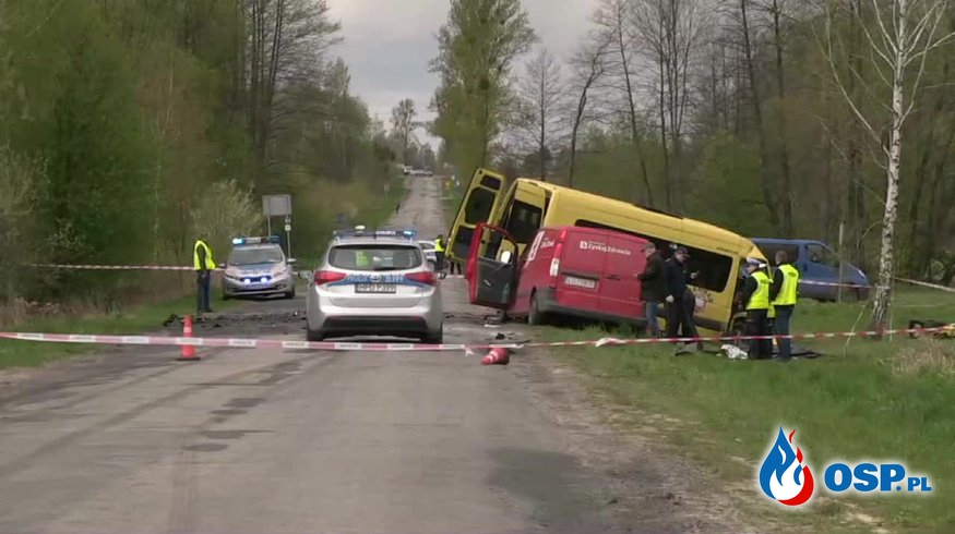 Jedna osoba zginęła a jedenaście zostało rannych w zderzeniu busów! OSP Ochotnicza Straż Pożarna