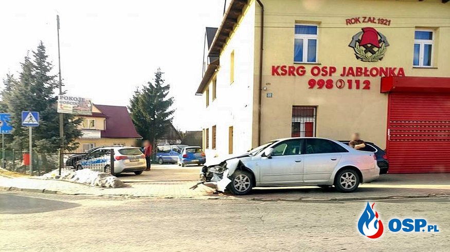 Wypadek pod remizą OSP. Szczęśliwie kierowcom nic się nie stało. OSP Ochotnicza Straż Pożarna