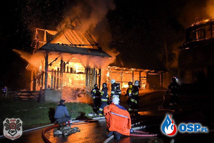 Groźny pożar w miejscowości Danisz. Spłonął dom i budynek gospodarczy! OSP Ochotnicza Straż Pożarna