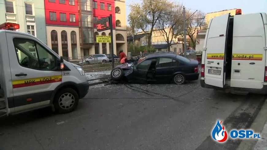 Pijany kierowca BMW staranował przystanek. Groźny wypadek w Łodzi. OSP Ochotnicza Straż Pożarna