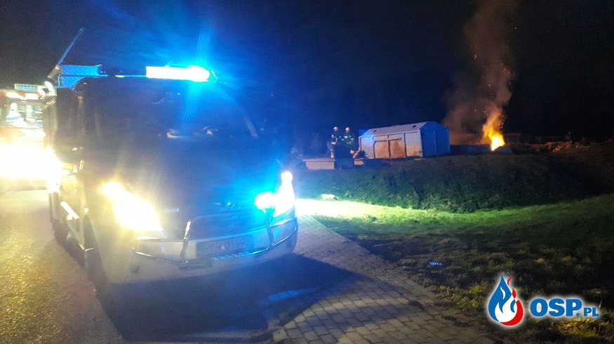 Pożar odpadów przy cmentarzu w Zręcinie OSP Ochotnicza Straż Pożarna