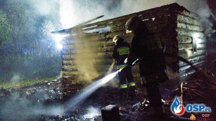 Drewniany dom stanął w ogniu. Trudna akcja gaśnicza na Podkarpaciu. OSP Ochotnicza Straż Pożarna