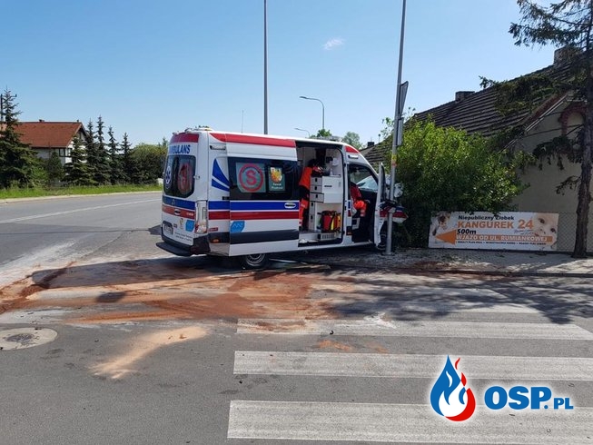 Karetka pogotowia zderzyła się z autem dostawczym w Opolu OSP Ochotnicza Straż Pożarna