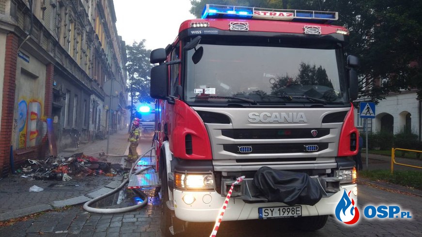 Tragiczny pożar mieszkania w Bytomiu. Strażacy znaleźli zwłoki mężczyzny. OSP Ochotnicza Straż Pożarna