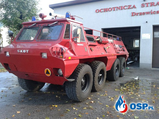  Wojskowy transporter opancerzony w służbie strażakom OSP Ochotnicza Straż Pożarna