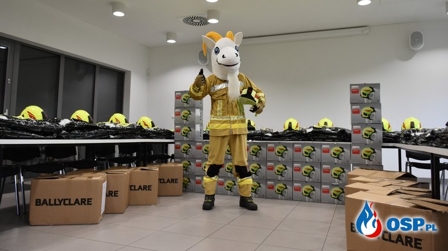 Komplet ubrań specjalnych i pralnica trafiły do OSP Poznań-Głuszyna dzięki budżetowi obywatelskiemu OSP Ochotnicza Straż Pożarna