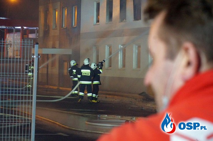 Ogromny pożar w Lublinie, ponad 100 strażaków w akcji. Spłonął budynek magazynowo-biurowy. OSP Ochotnicza Straż Pożarna