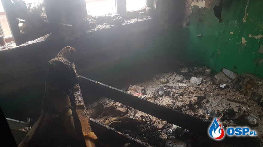 Tragiczny pożar mieszkania w Warszawie. Zginął mężczyzna. OSP Ochotnicza Straż Pożarna