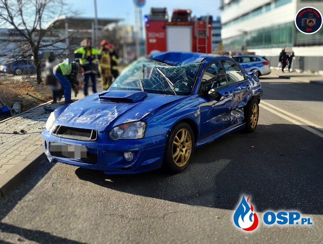 Subaru dachowało w Warszawie. Zobacz moment wypadku na filmie. OSP Ochotnicza Straż Pożarna