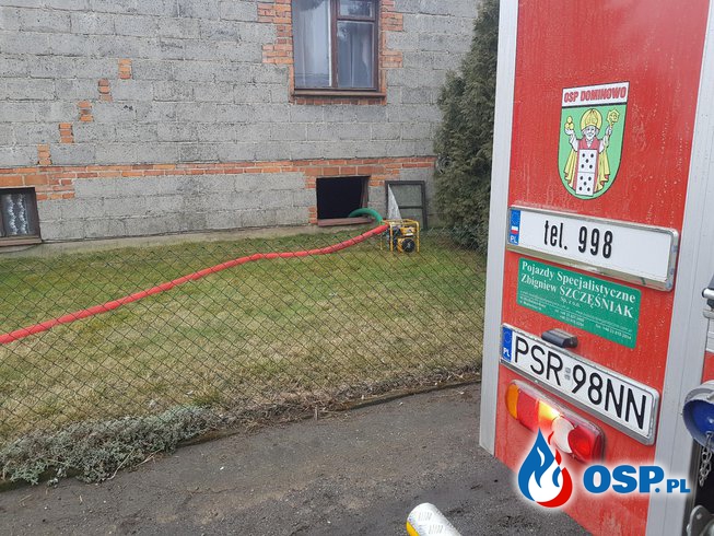 Nowojewo - zalana piwnica OSP Ochotnicza Straż Pożarna