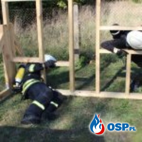 Ćwiczenia na obiekcie stolarni. OSP Ochotnicza Straż Pożarna