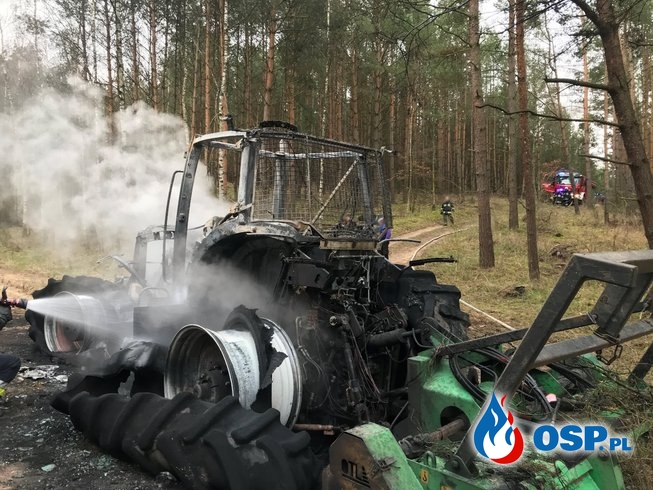16/2020 Pożar maszyny pracującej w lesie OSP Ochotnicza Straż Pożarna