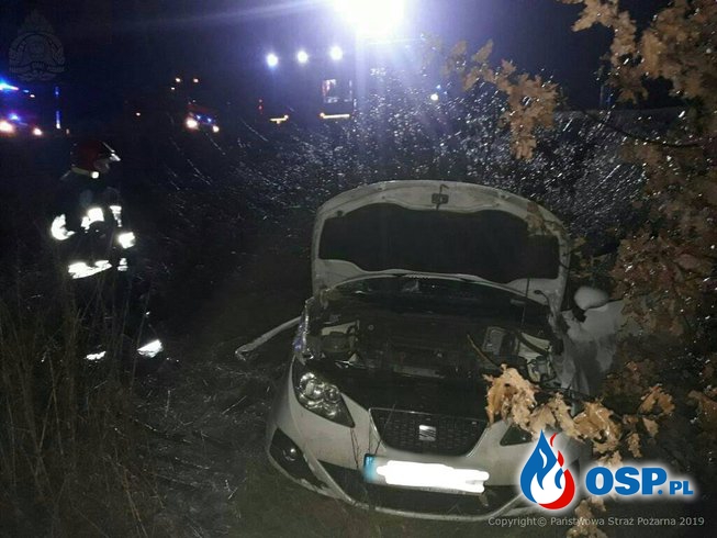 57-latka wjechała samochodem pod pociąg OSP Ochotnicza Straż Pożarna