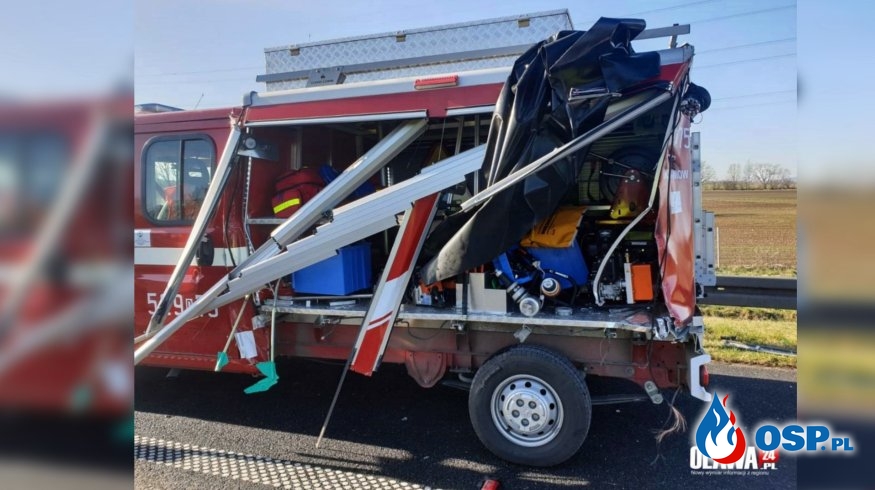Wóz strażacki OSP Domaniów staranowany podczas działań na A4 OSP Ochotnicza Straż Pożarna