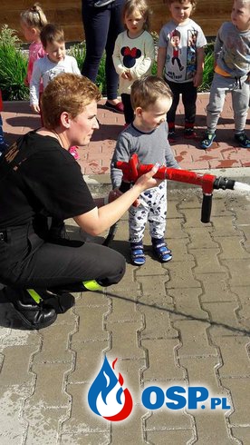 Wizyta strażaków w przedszkolu Amica Kids OSP Ochotnicza Straż Pożarna