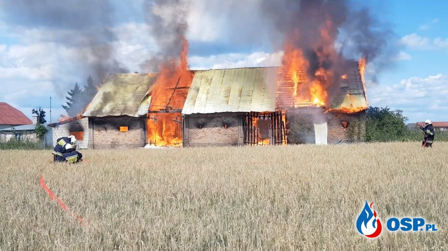 Budynek gospodarczy doszczętnie spłonął w Krasnoborkach OSP Ochotnicza Straż Pożarna