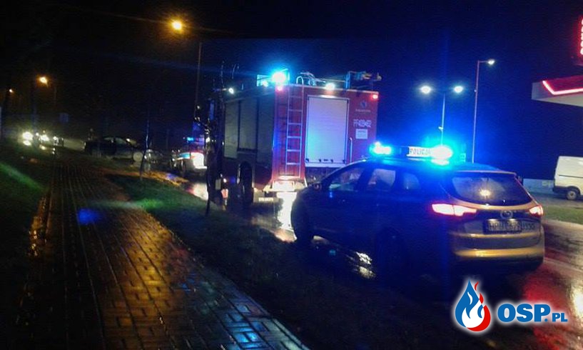 Wypadek na drodze wojewódzkiej numer 190 w Szamocinie OSP Ochotnicza Straż Pożarna