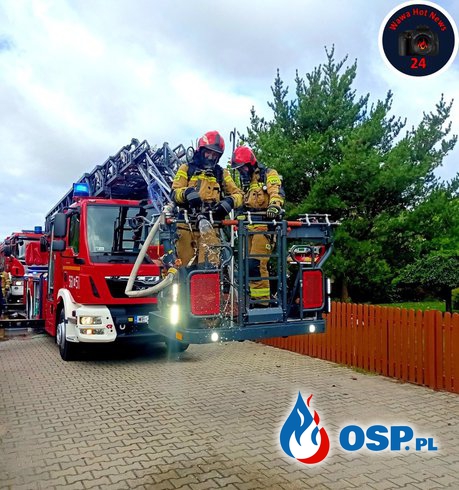 Pożar domu w Solcu. W akcji 10 zastępów strażaków. OSP Ochotnicza Straż Pożarna