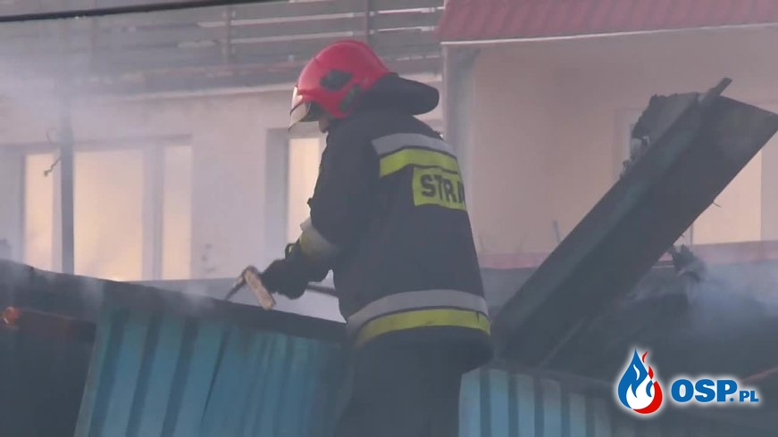 Pożar sklepu przemysłowego w Olsztynie. OSP Ochotnicza Straż Pożarna