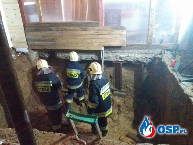 Zebezpieczenie domu przed zawaleniem OSP Ochotnicza Straż Pożarna