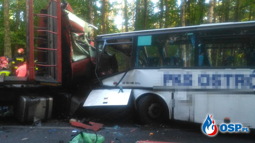 Wypadek autobusu szkolngo z ciężarówką na dk.16 - Tyrowo OSP Ochotnicza Straż Pożarna
