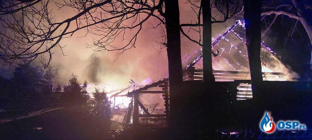Trzy stodoły w ogniu. Nocny pożar pod Nowym Sączem. OSP Ochotnicza Straż Pożarna