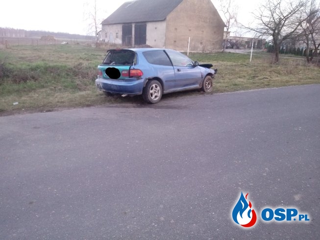 Samochód osobowy wypadł z drogi OSP Ochotnicza Straż Pożarna