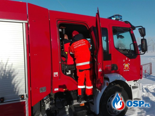 Zderzenie dwóch samochodów w Byczynie. W akcji LPR (film) OSP Ochotnicza Straż Pożarna