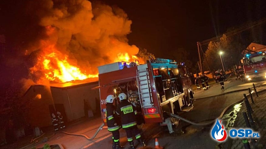 12 zastępów gasiło pożar w Nowej Wsi. Płonął budynek gospodarczy. OSP Ochotnicza Straż Pożarna