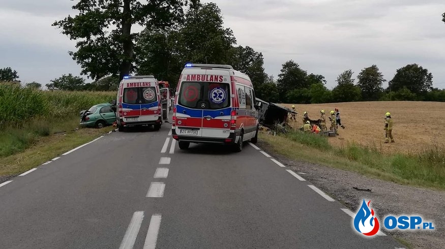Tragiczny wypadek w Chmielewie. Jedna osoba zginęła, pięć rannych. OSP Ochotnicza Straż Pożarna