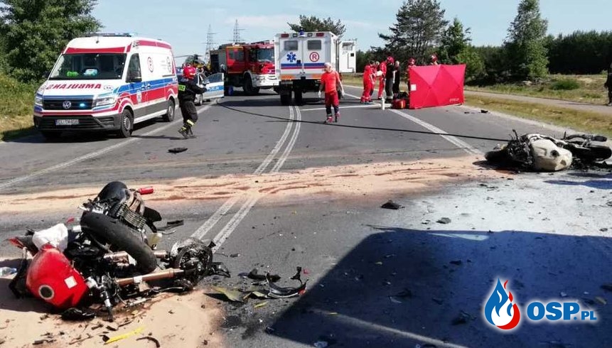 Czołowe zderzenie motocykli na łuku drogi. Obaj motocykliści zginęli. OSP Ochotnicza Straż Pożarna