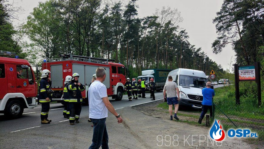 Wypadek drogowy - 4 pojazdów OSP Ochotnicza Straż Pożarna