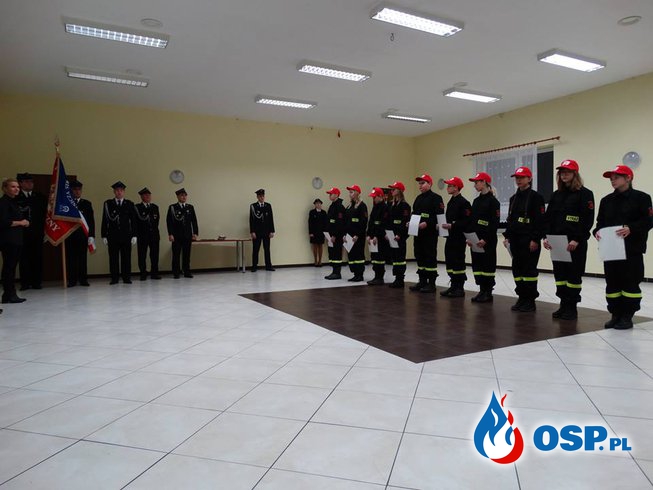 Uroczyste ślubowanie na sztandar i pasowanie członków Młodzieżowej Drużyny Pożarniczej OSP Ochotnicza Straż Pożarna