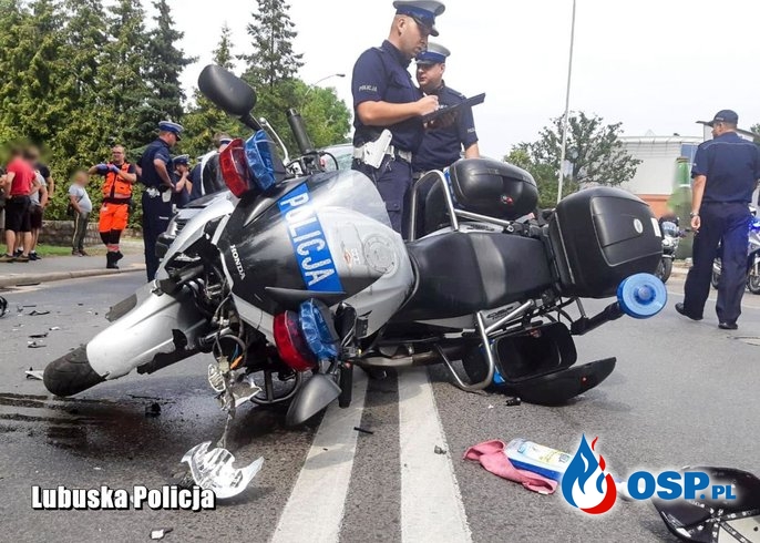 Policjant ranny w wypadku. Zabezpieczał festiwal Pol'And'Rock w Kostrzynie. OSP Ochotnicza Straż Pożarna
