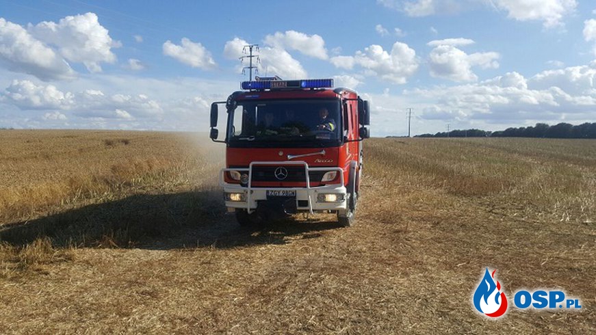 Pożar ścierniska w okolicy miejscowości Mirosławice (gm. Trzebiatów) OSP Ochotnicza Straż Pożarna