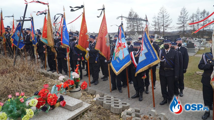 Tłumy strażaków i ratowników medycznych na pogrzebie 28-letniego Michała Mikody OSP Ochotnicza Straż Pożarna