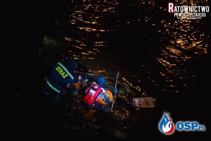 Dramatyczna akcja ratownicza w Ełku. Auto wpadło do rzeki, zginęła kobieta. OSP Ochotnicza Straż Pożarna